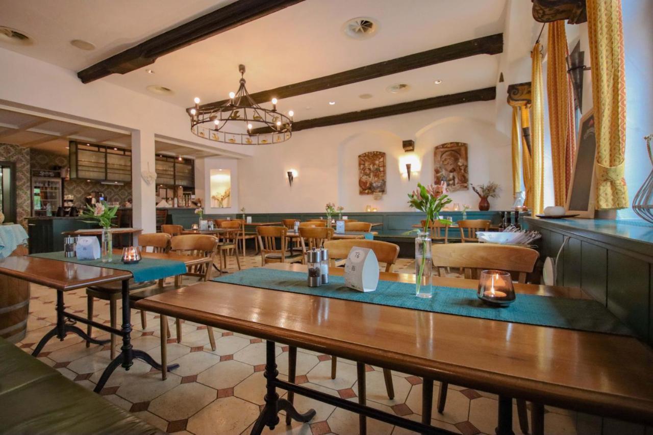 Gasthaus Zum Schwan Oschatz Exterior photo